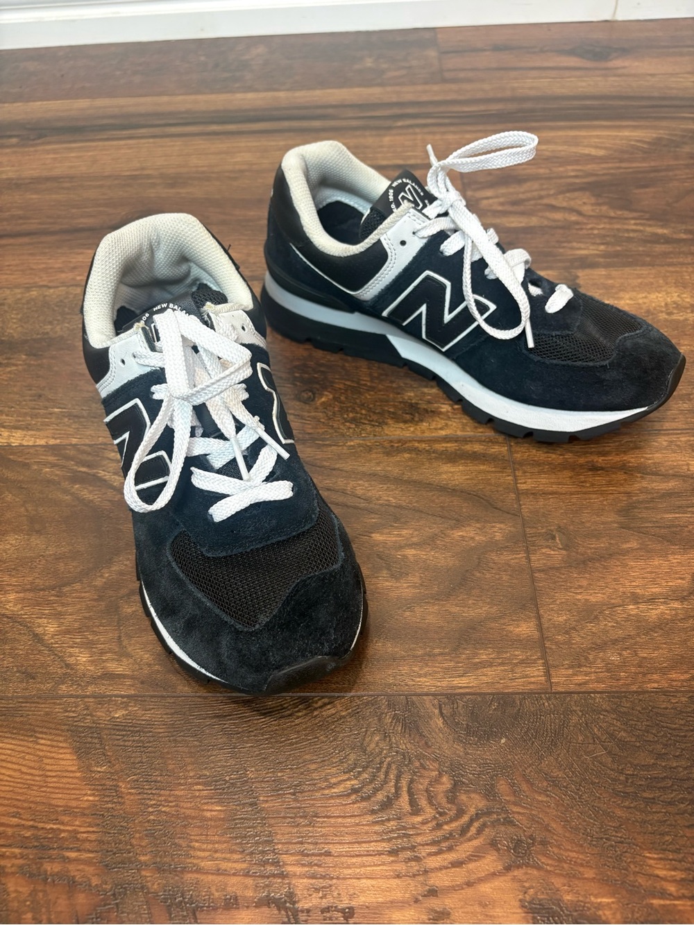 New Balance 574 Sneakers Rugged Black Suede WL574DD2 Size Womens 8.5
